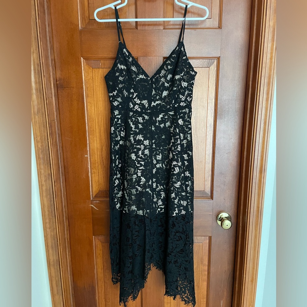 LULUS Sleeveless Black Lace Midi Dress